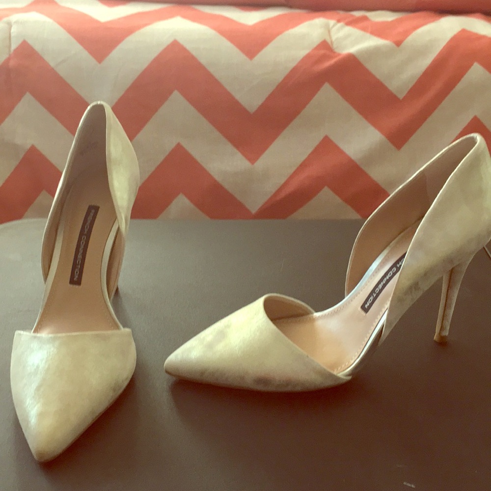 Beautiful Silver Satin Shoes never been worn.